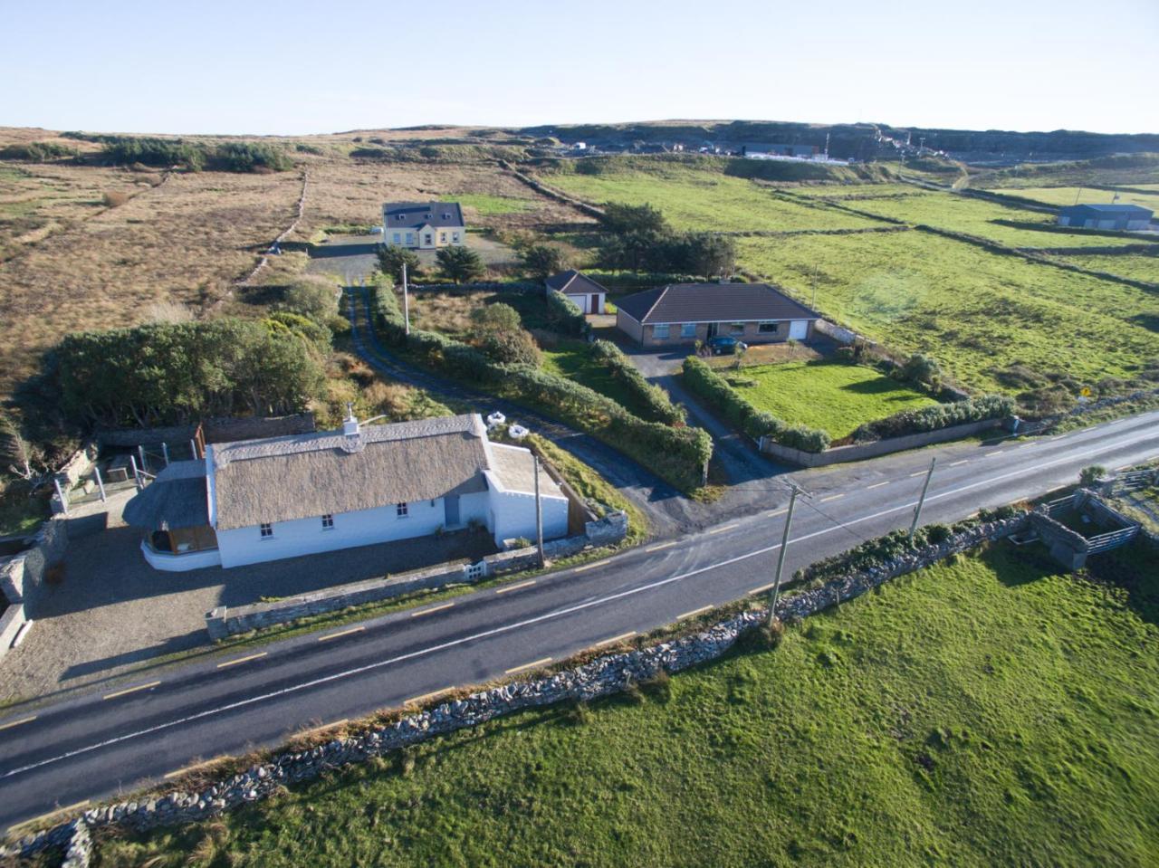 Storytellers Cottage Ballycotteen Екстер'єр фото
